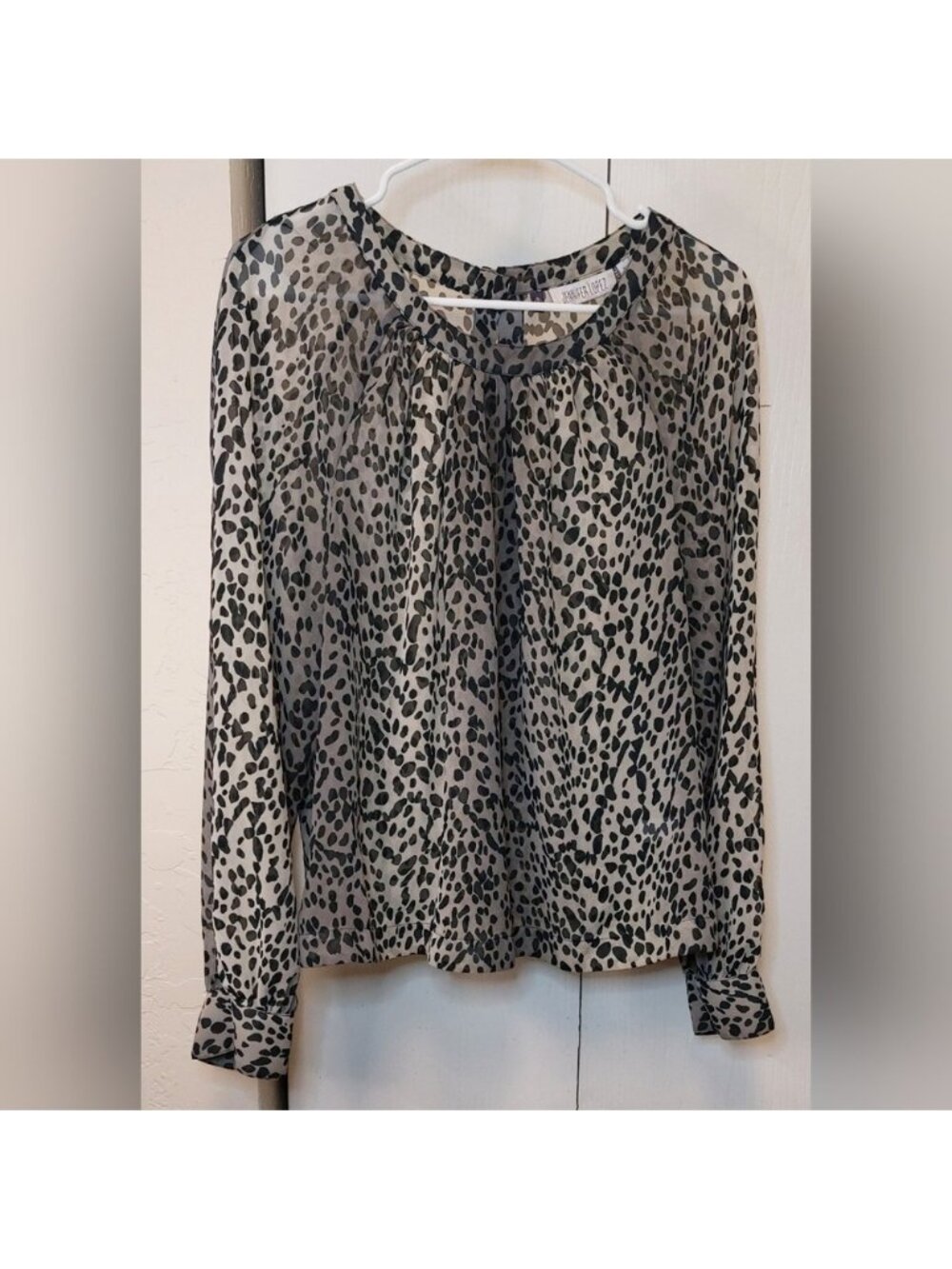 Jennifer Lopez Sheer Cheetah Print Blouse Open Back Size XL Flowy Romantic Sexy